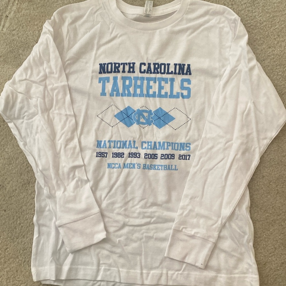 LAT vintage UNC National Campions LS T-shirt Youth L